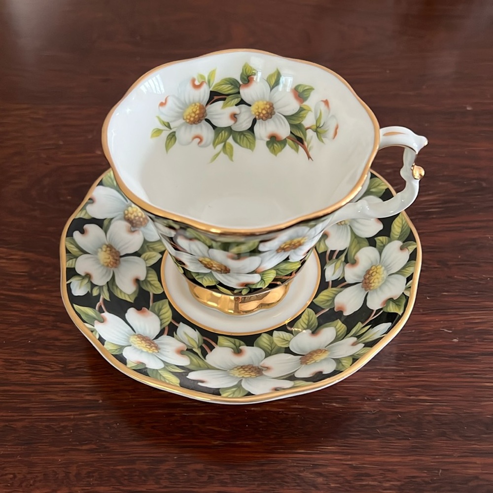 *NEW* Royal Albert Teacup Set